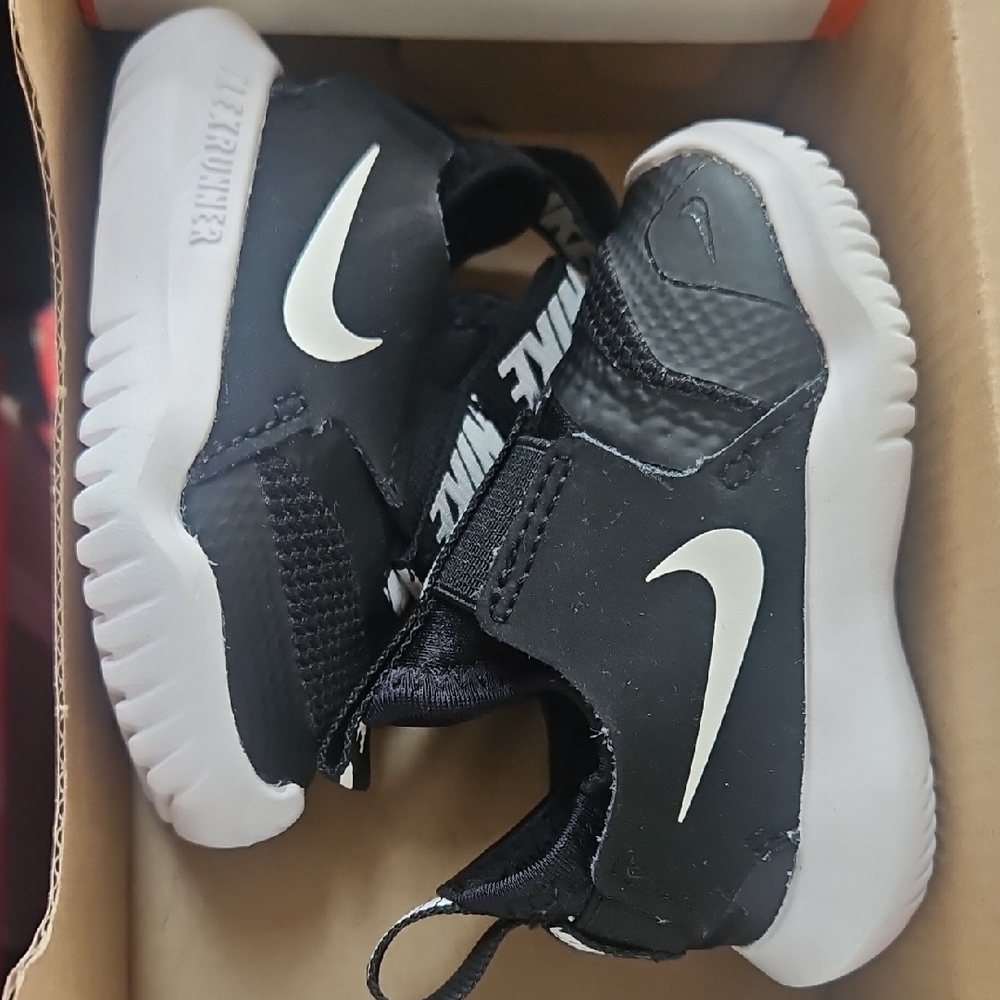 Nike Kids Black and White Sneakers